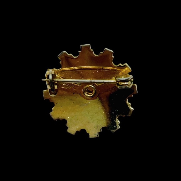 Darling Dainty Signed Coro Gold Tone Sunburst Brooch With Pearl - Picture 8 of 11